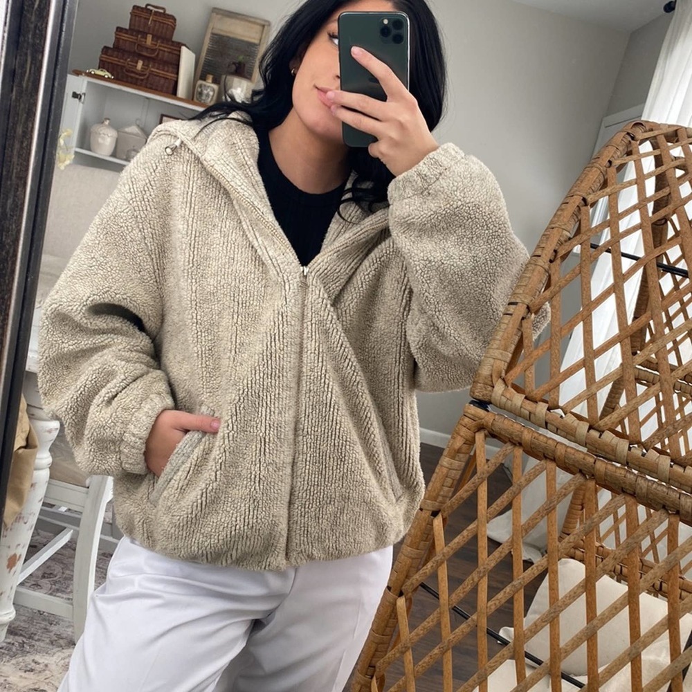 Vintage fuzzy Sherpa oversized bomber style hooded jacket size m